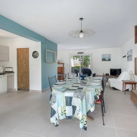 A 100 Metres De La Belle Maison Pour 9 Holiday home Mesquer