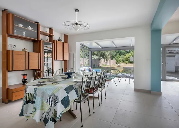 펜션 A 100 Metres De La Belle Maison Pour 9