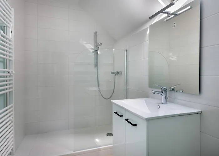 A 100 Metres De La Belle Maison Pour 9